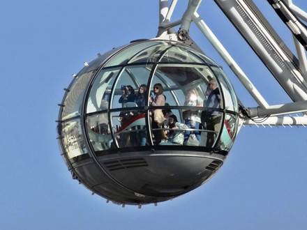 Capsule of the Ferris Wheel