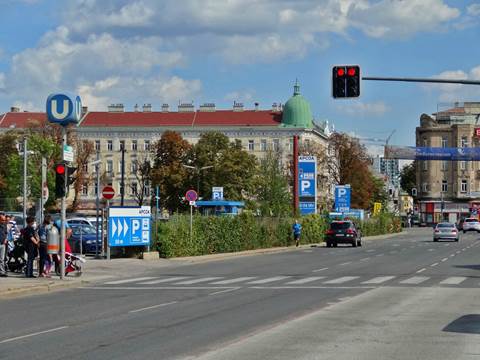 Parking Area Schönbrunner Schloßstraße