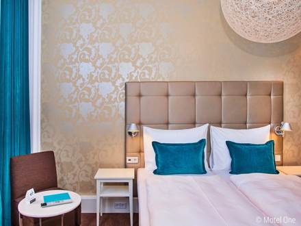 Room Example Motel One Staatsoper